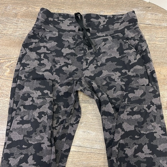 Lululemon READY TO RULU Jogger Pants -Heritage Camo Jacquard Rock Size 8 - Picture 3 of 11